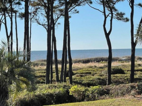 Barefoot Bungalow! Ocean View Couples Retreat